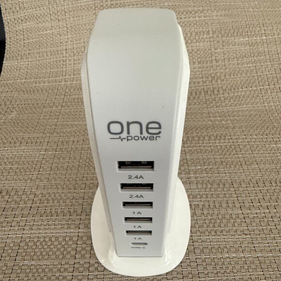 One Power Desktop USB Power Hub Charging Tower - Picture 3 of 8
